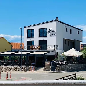 https://apartmani-bella-vista.primorje-gorskikotar.com