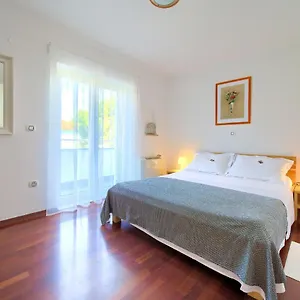** krevet i doručak Lucija Croatia