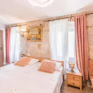 https://kovacic-rooms.splithotels.org